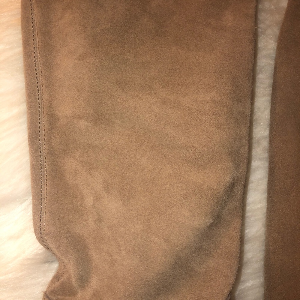 Knew boots - Picture 2 of 8